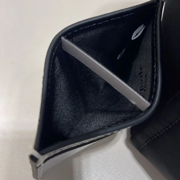 Kate Spade Madison Small Slim Card Holder
Platinum Grey Multi
NWT - Picture 11 of 16